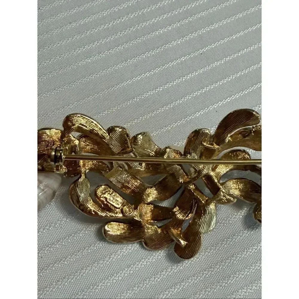Vintage Signed Coro Gold Tone Textured Wave Splash Brooch Pin & Earrings